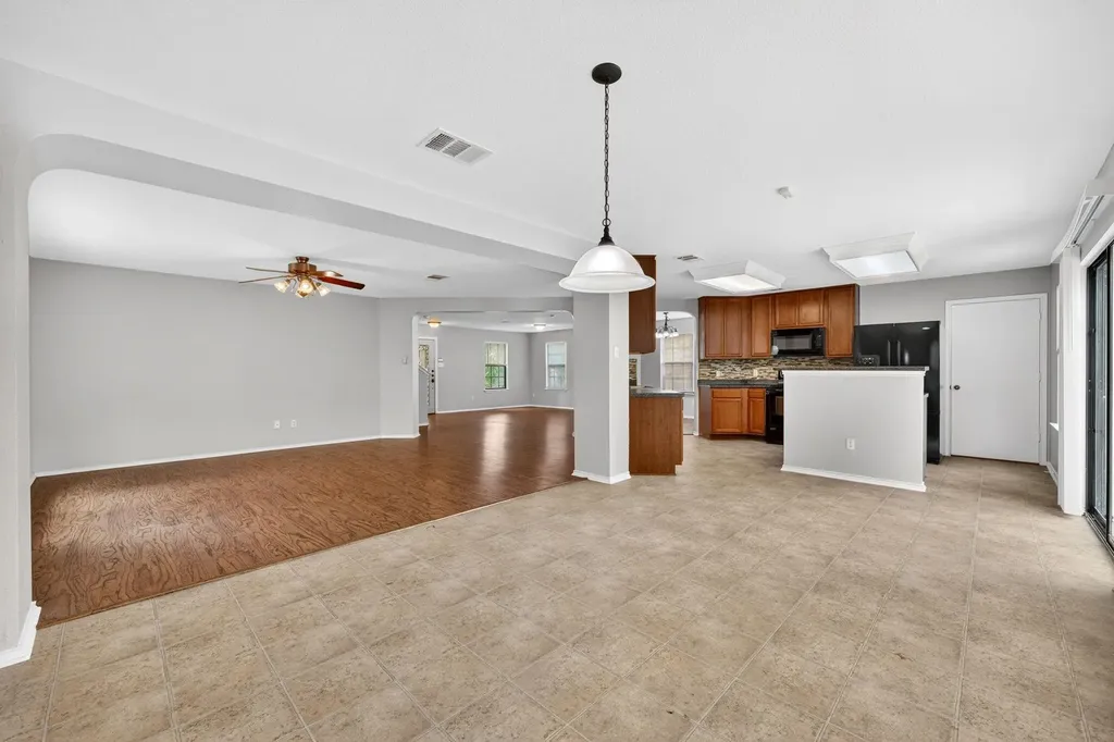 204 Lauren Loop Leander TX 78641