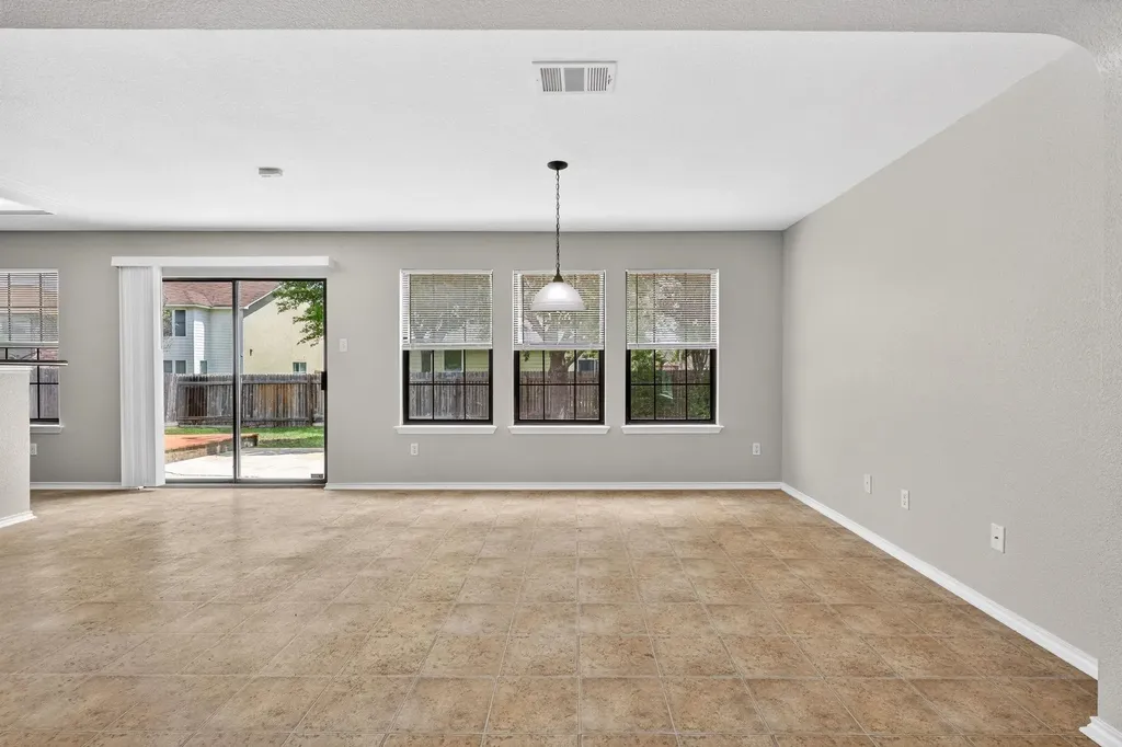 204 Lauren Loop Leander TX 78641