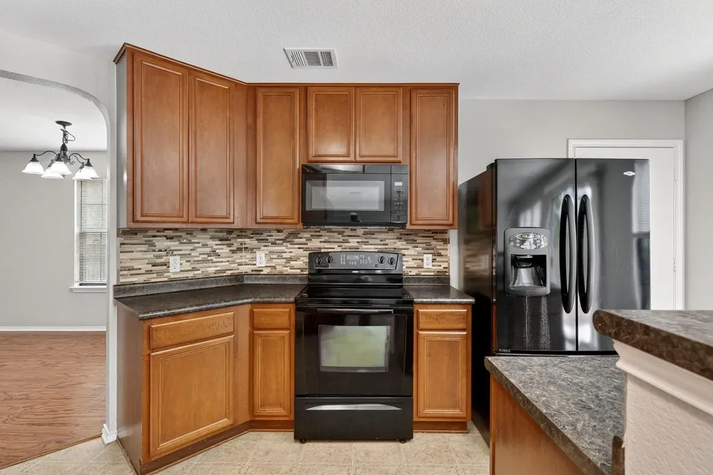 204 Lauren Loop Leander TX 78641