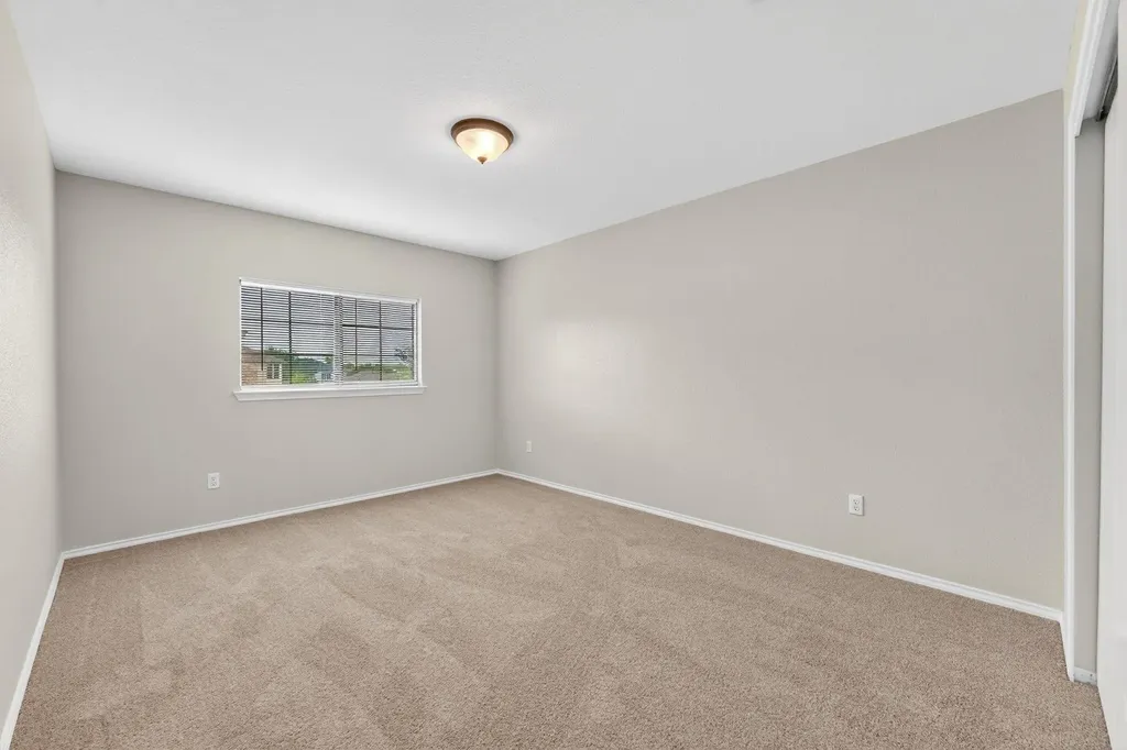 204 Lauren Loop Leander TX 78641