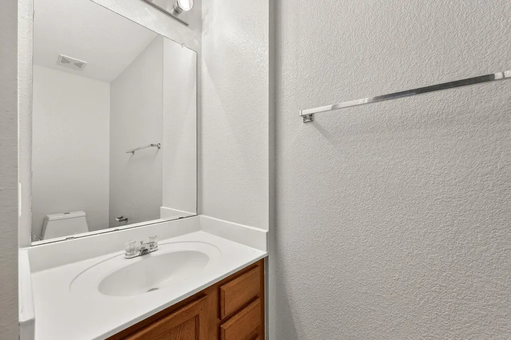 204 Lauren Loop Leander TX 78641
