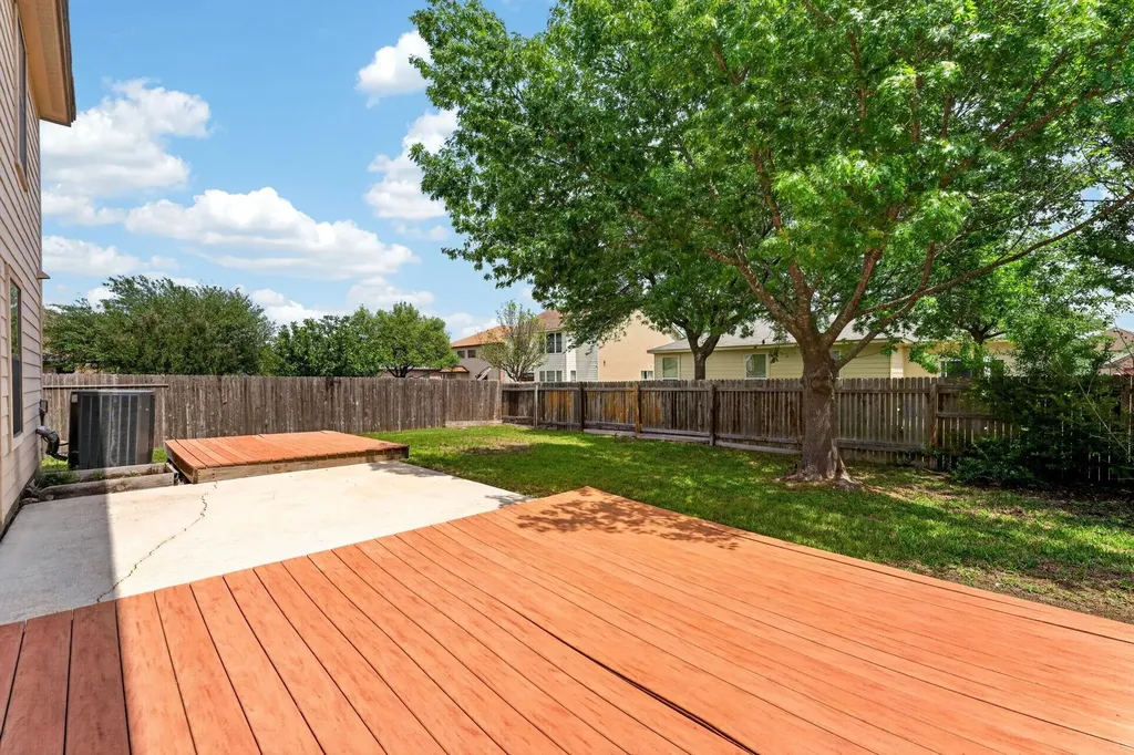 204 Lauren Loop Leander TX 78641