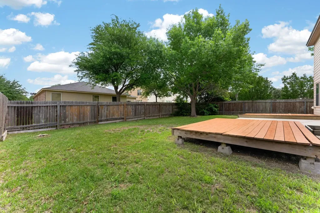 204 Lauren Loop Leander TX 78641