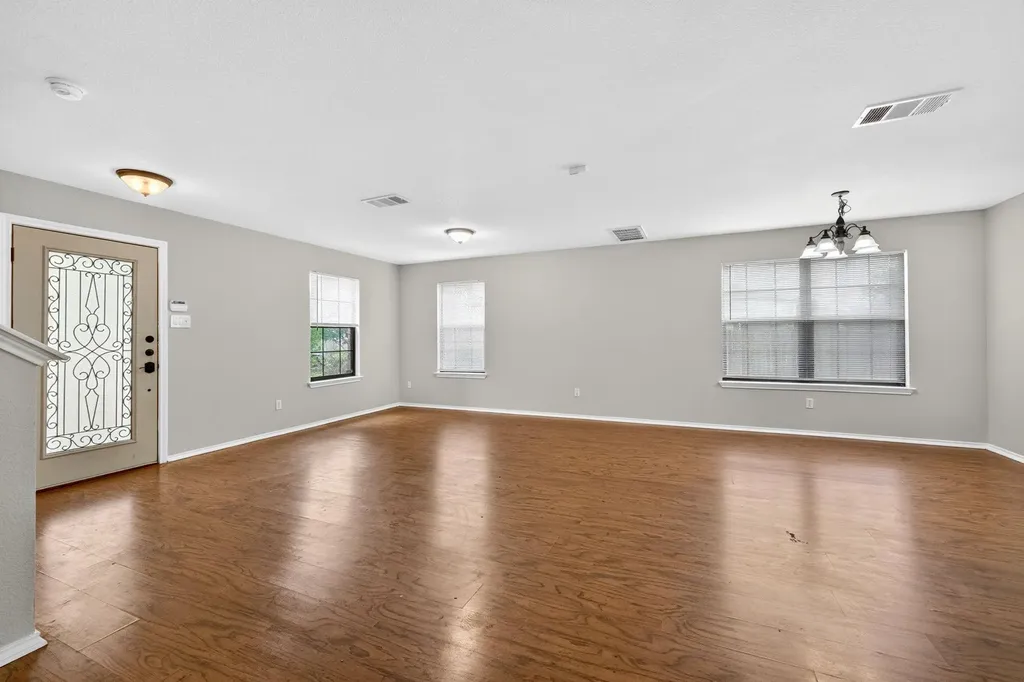 204 Lauren Loop Leander TX 78641