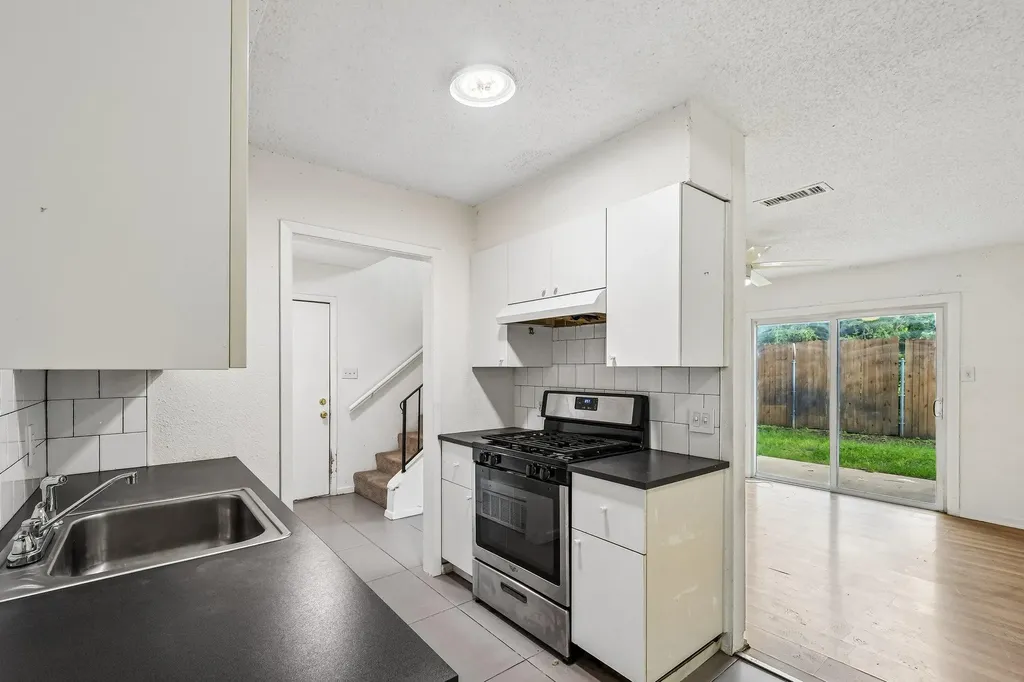 2301 Mission Hill Drive Austin TX 78741