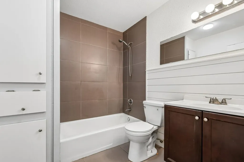 2301 Mission Hill Drive Austin TX 78741