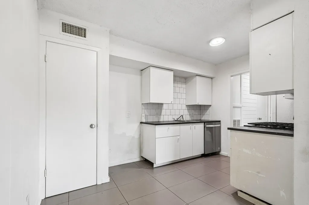 2301 Mission Hill Drive Austin TX 78741