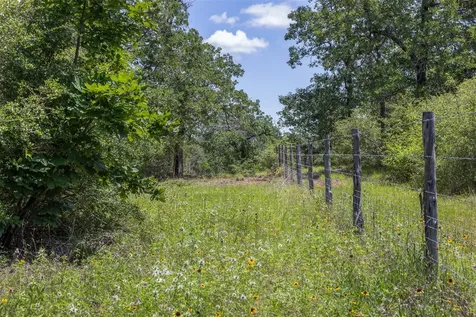 1004 22 Hills Road Gause TX 77857