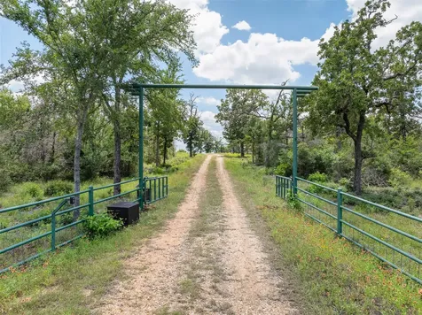 1004 22 Hills Road Gause TX 77857