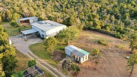 1004 22 Hills Road Gause TX 77857