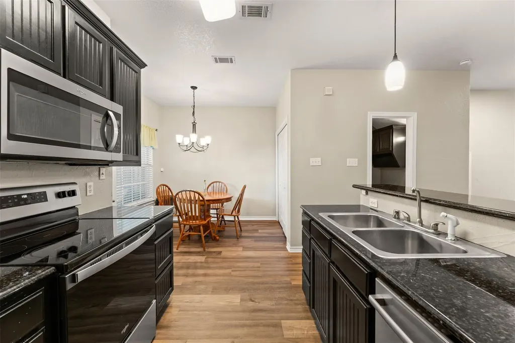 2009 S 10th Street Waco TX 76706