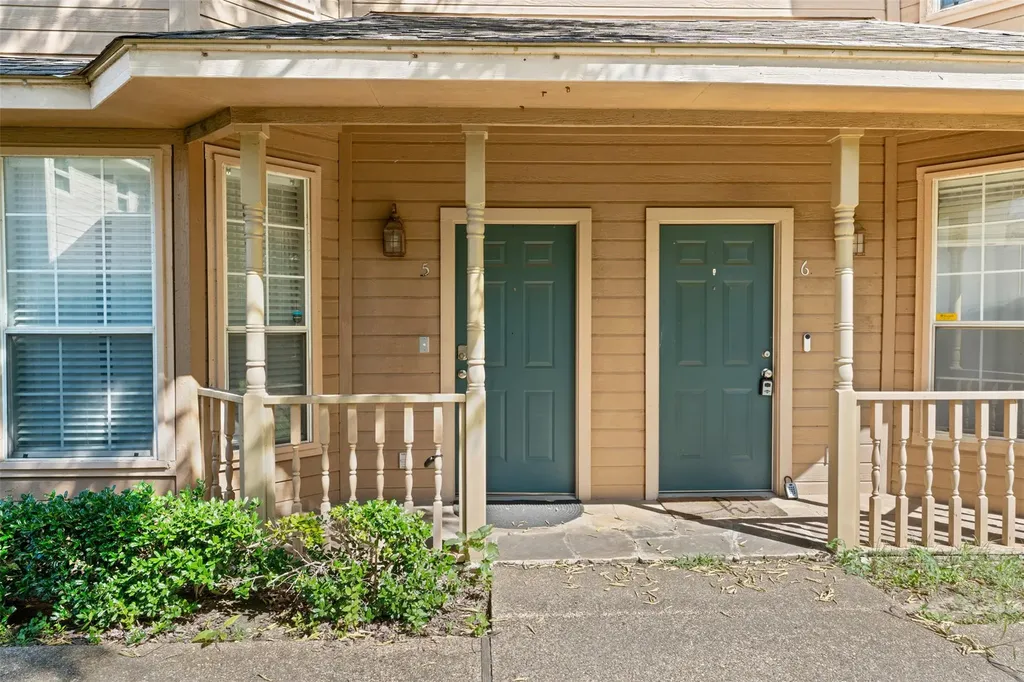 2009 S 10th Street Waco TX 76706
