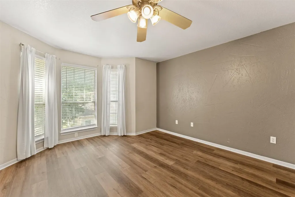 2009 S 10th Street Waco TX 76706