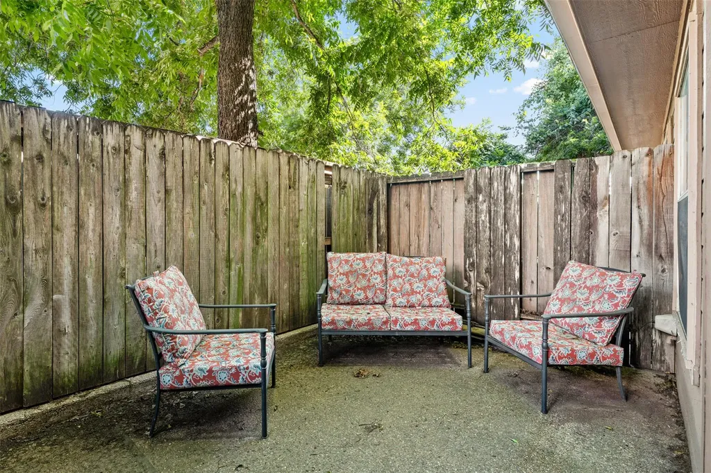 2009 S 10th Street Waco TX 76706