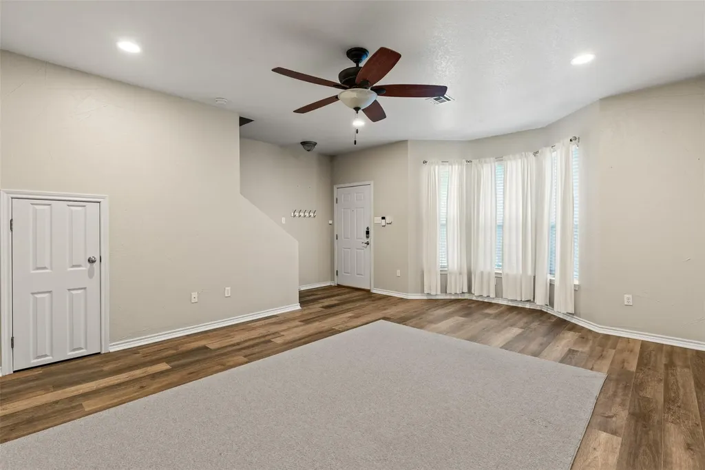 2009 S 10th Street Waco TX 76706