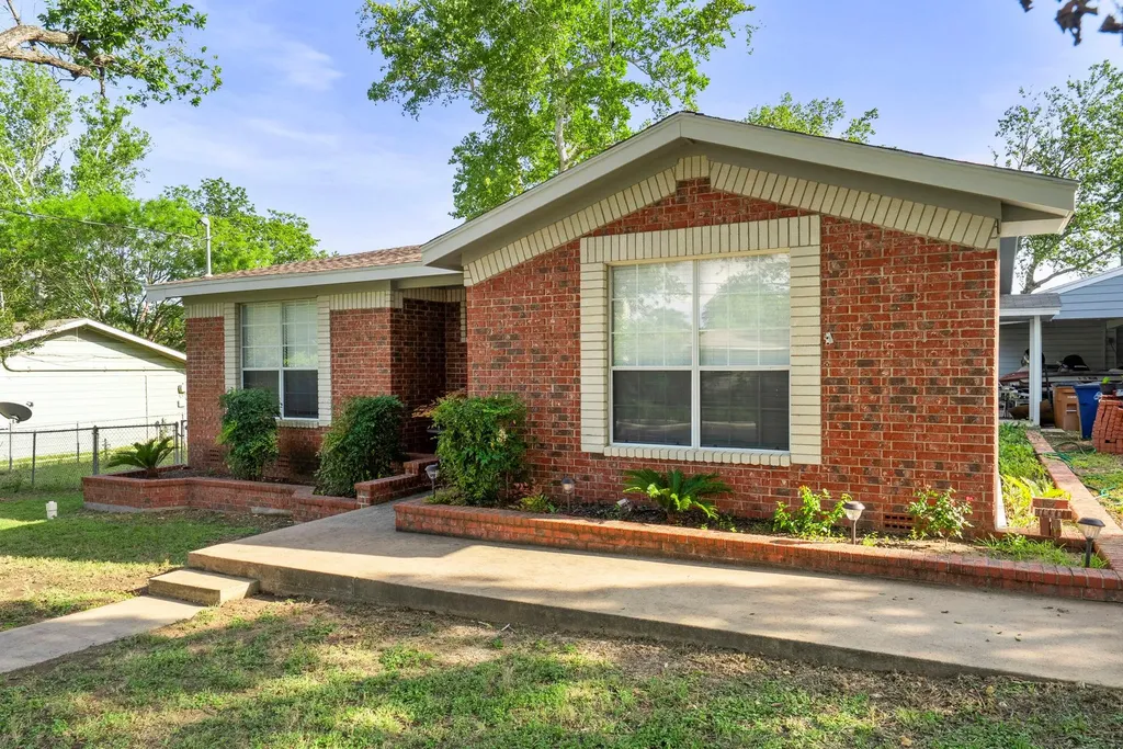 1905 Bissel Lane Austin TX 78745