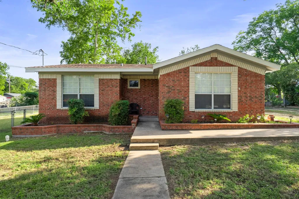 1905 Bissel Lane Austin TX 78745