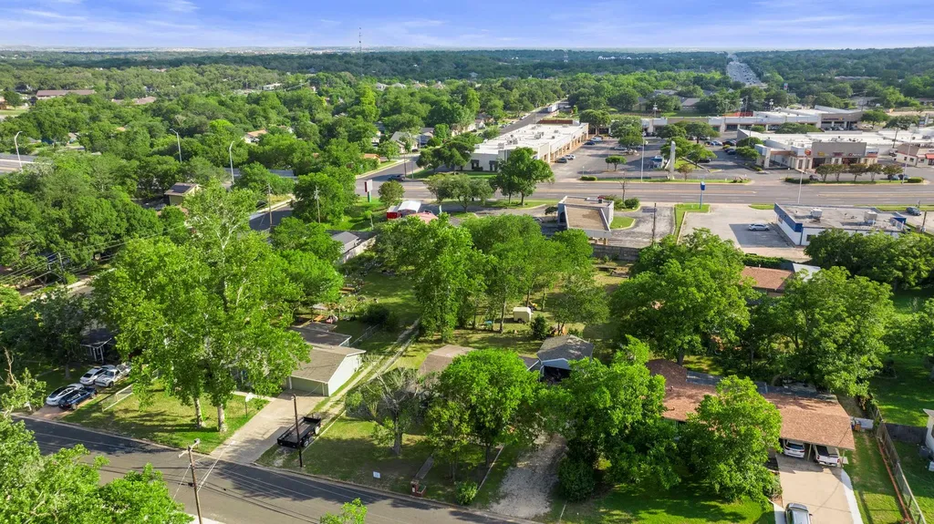 1905 Bissel Lane Austin TX 78745