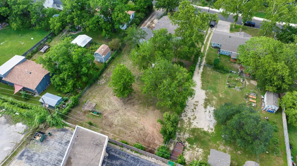 1905 Bissel Lane Austin TX 78745