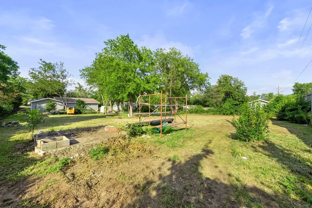 1905 Bissel Lane Austin TX 78745