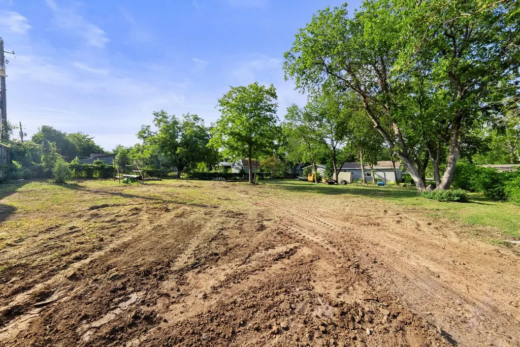 1905 Bissel Lane Austin TX 78745