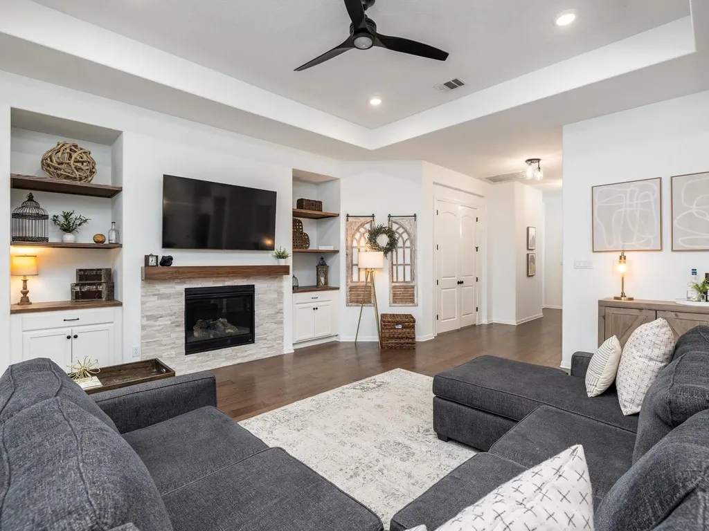 1491 Hazy Hills Loop Dripping Springs TX 78620