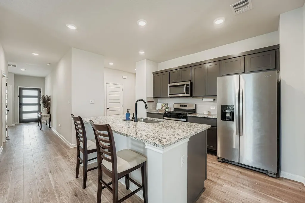 148 Gullivers Drive Elgin TX 78621