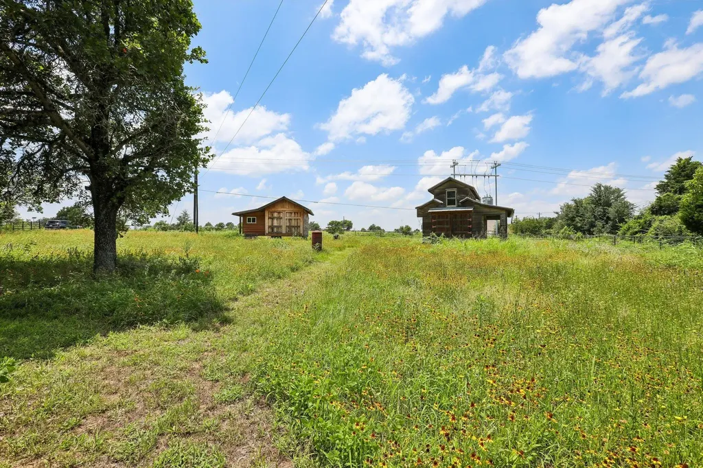 2089 Fm 1704 Elgin TX 78621