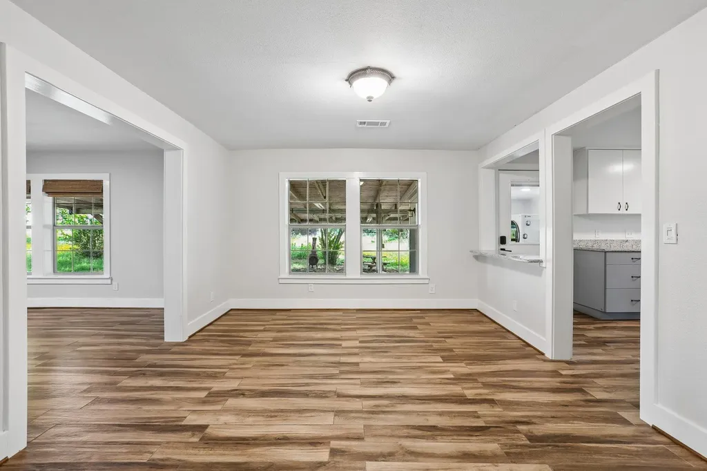2089 Fm 1704 Elgin TX 78621