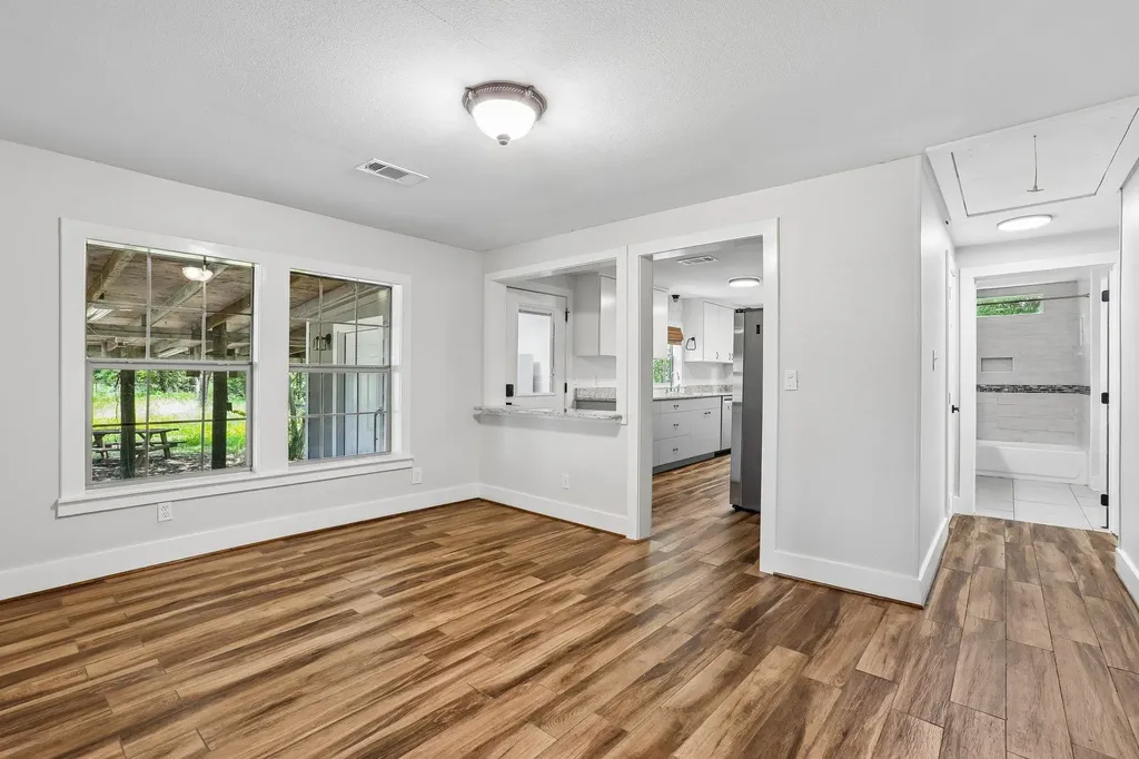 2089 Fm 1704 Elgin TX 78621