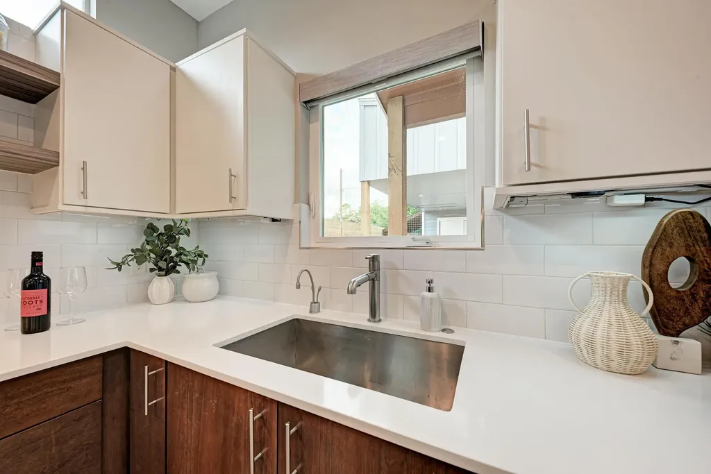 3008 E 14th 1/2 Street Austin TX 78702