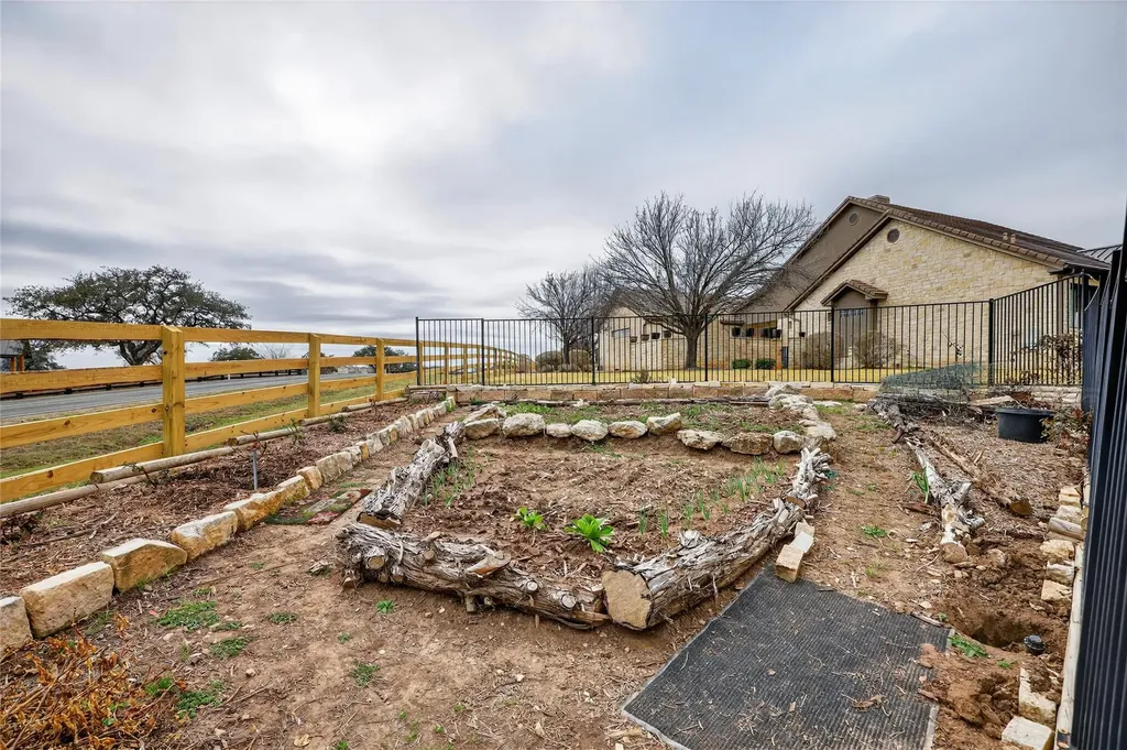 27023 Waterfall Hill Parkway Spicewood TX 78669