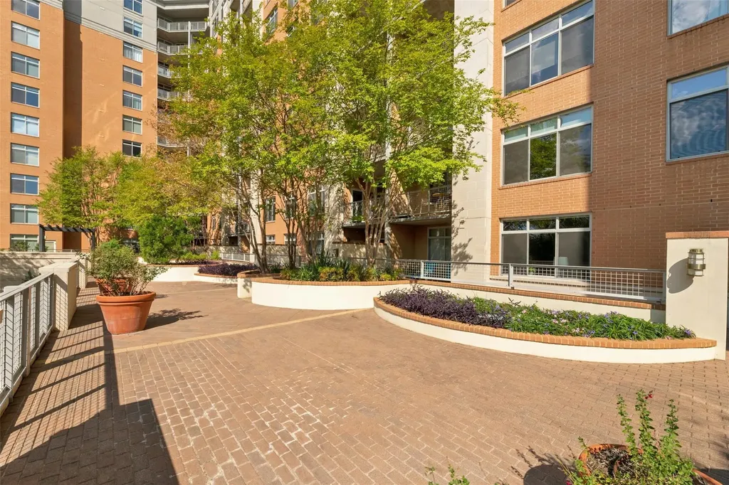 54 Rainey Street Austin TX 78701