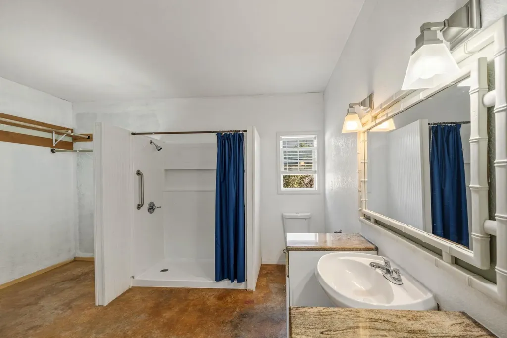 1301 Altwein Road Blanco TX 78606