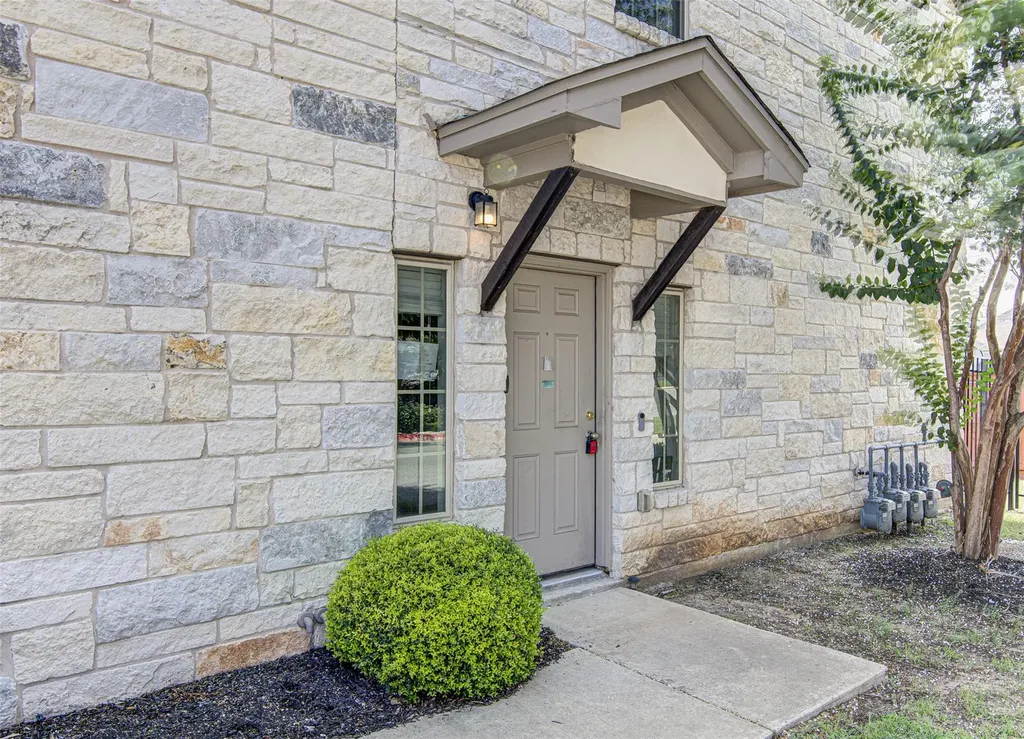 1407 Airedale Road Austin TX 78748