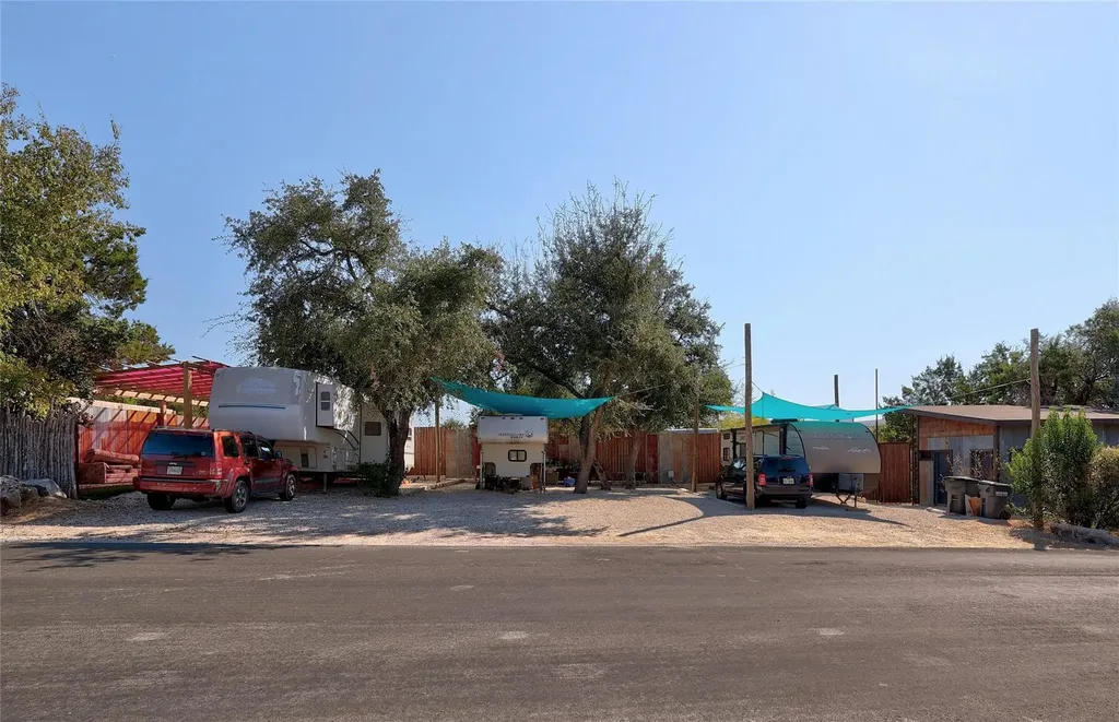 9114 290 W Highway Austin TX 78736
