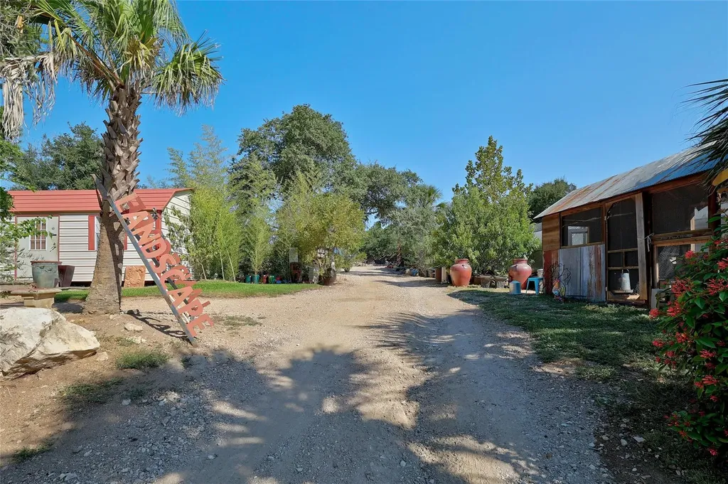 9114 290 W Highway Austin TX 78736