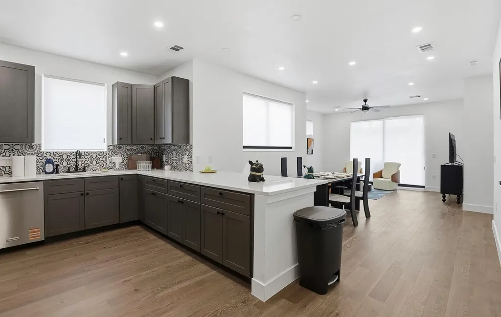1208 W Oltorf Street Austin TX 78704