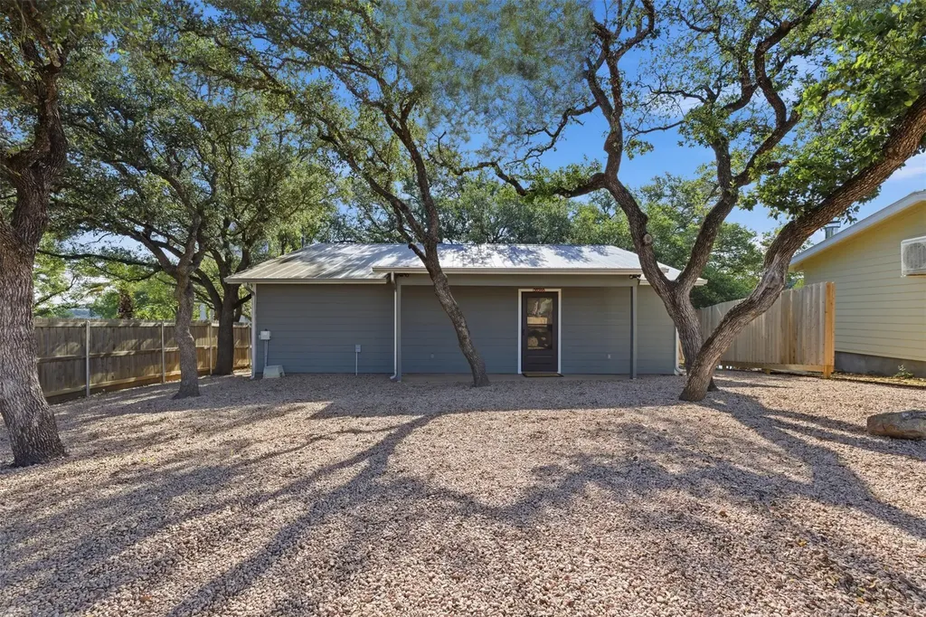 20200 Barnett Glenn Road Spicewood TX 78669