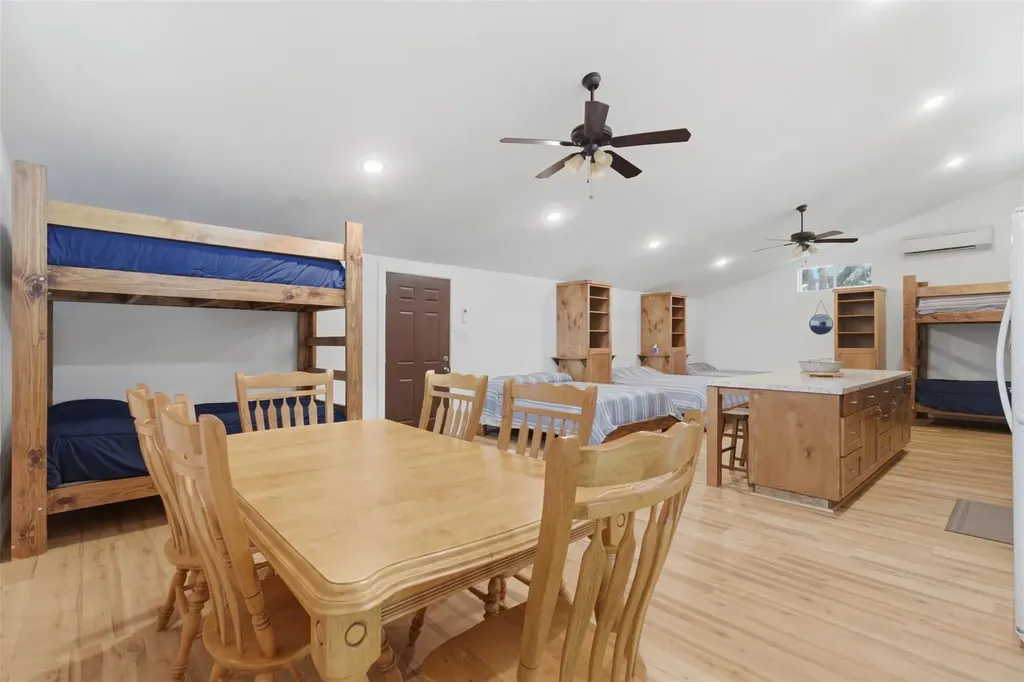 20200 Barnett Glenn Road Spicewood TX 78669