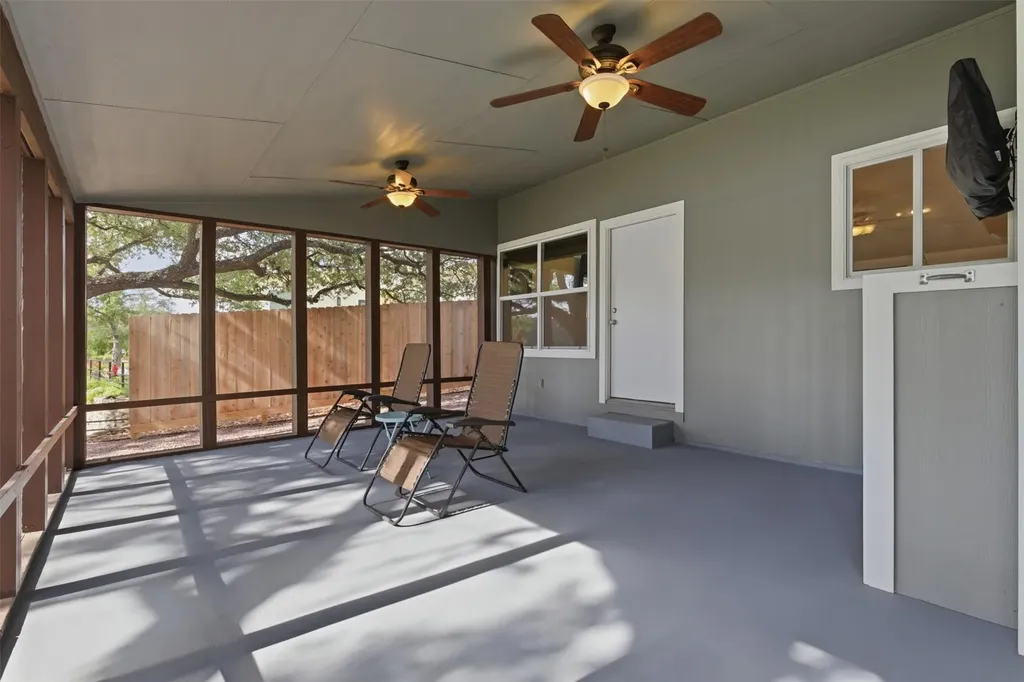 20200 Barnett Glenn Road Spicewood TX 78669
