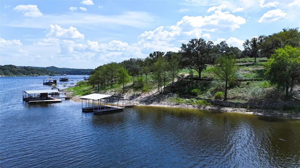1015-1017 Lake Shore Lot 72&73 Drive Spicewood TX 78669