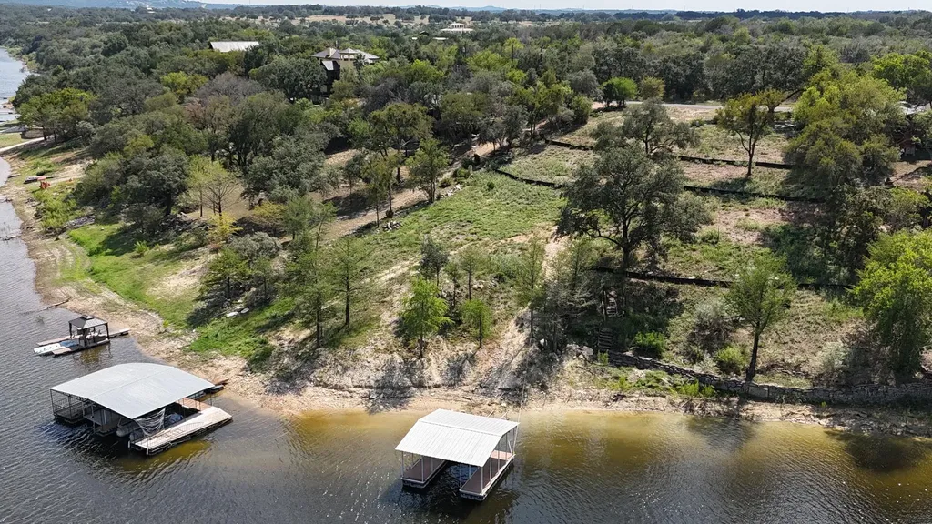 1015-1017 Lake Shore Lot 72&73 Drive Spicewood TX 78669