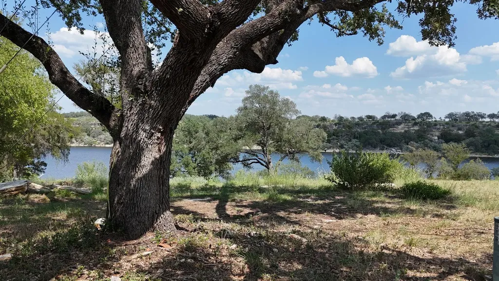 1015-1017 Lake Shore Lot 72&73 Drive Spicewood TX 78669