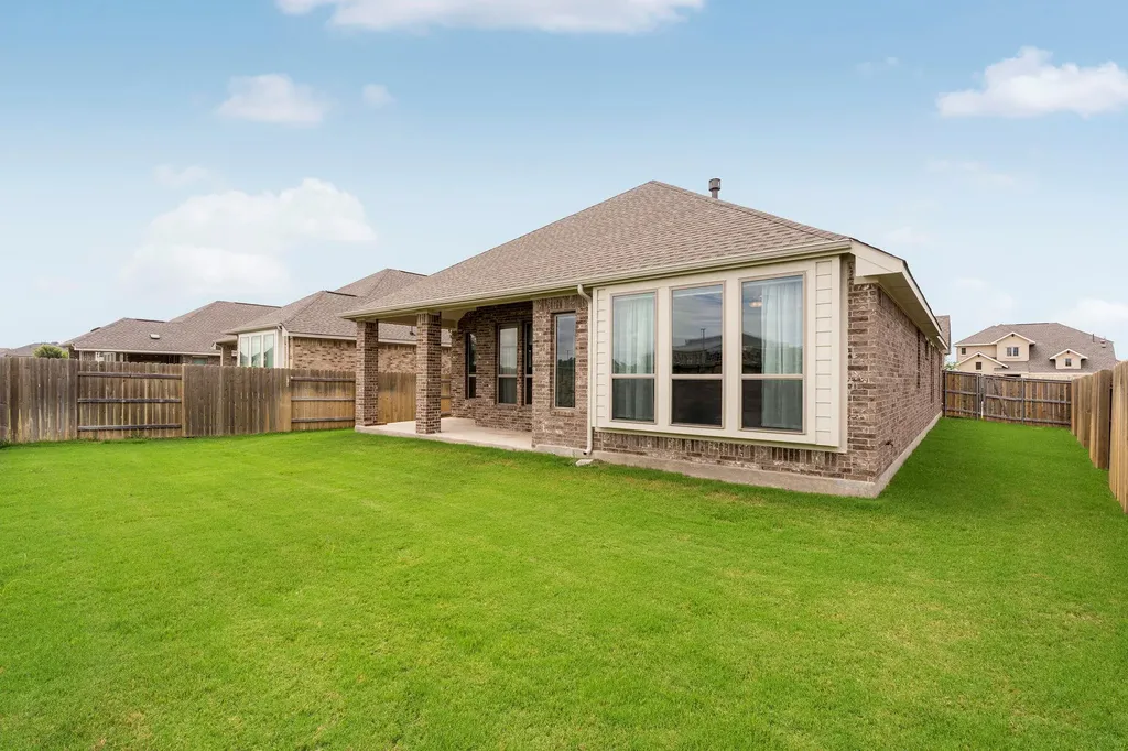 1144 Cathedral Oaks Drive Leander TX 78641