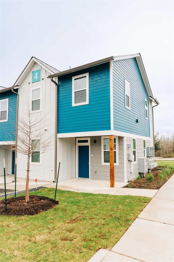 7051 Meadow Lake Boulevard Austin TX 78744