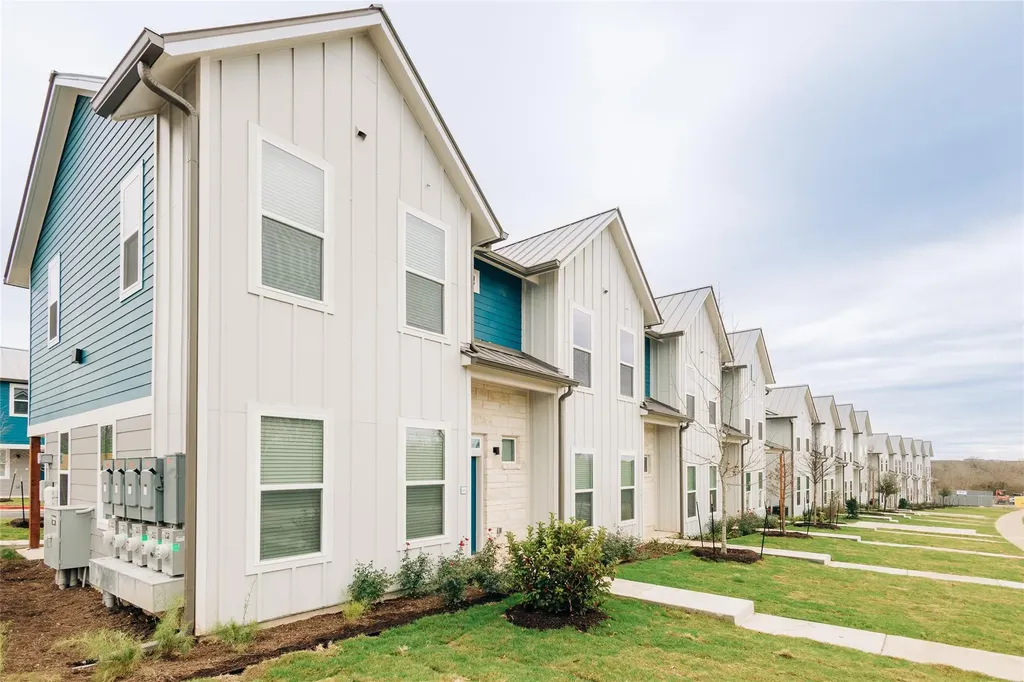 7051 Meadow Lake Boulevard Austin TX 78744