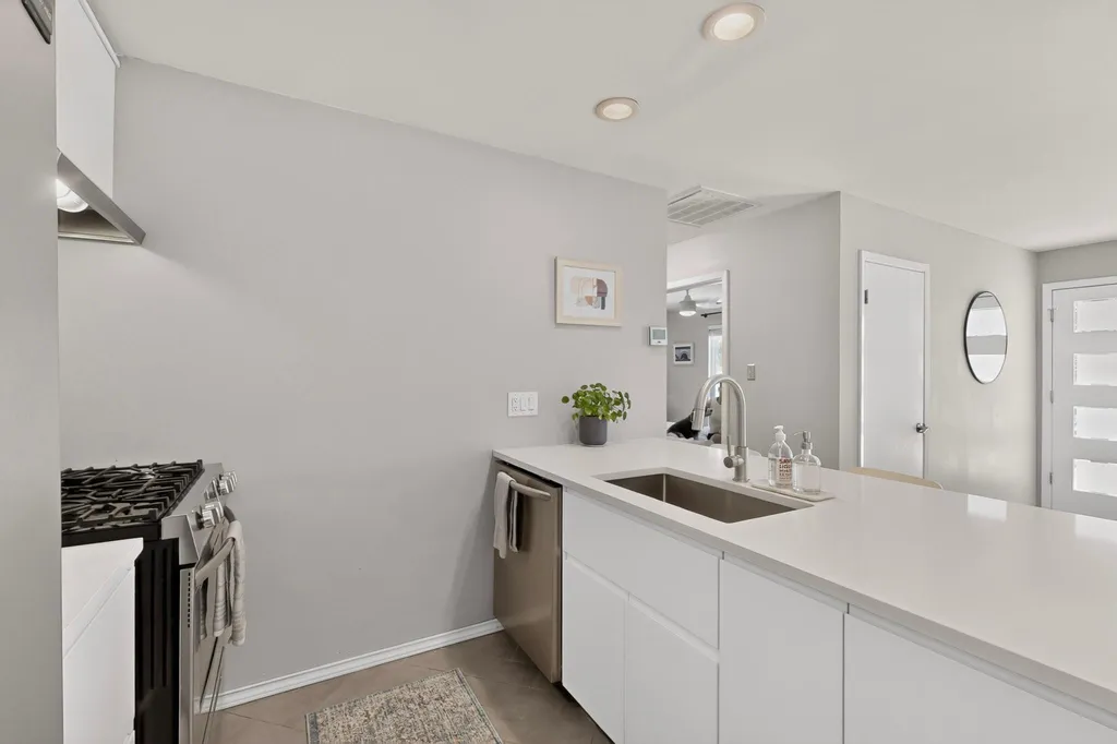302 Rowland Drive Austin TX 78745