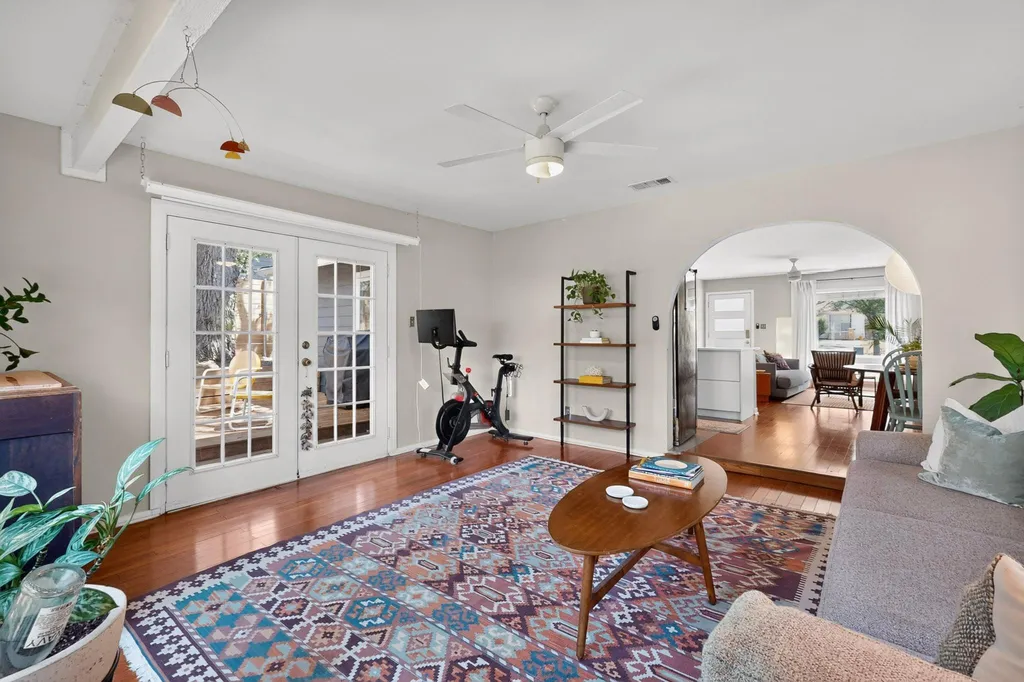 302 Rowland Drive Austin TX 78745