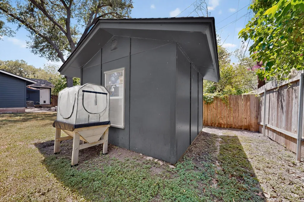 302 Rowland Drive Austin TX 78745
